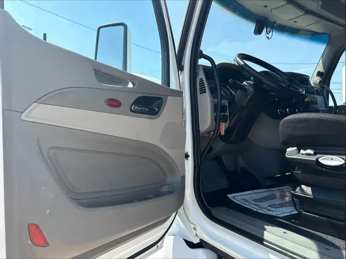 2021 Peterbilt 579