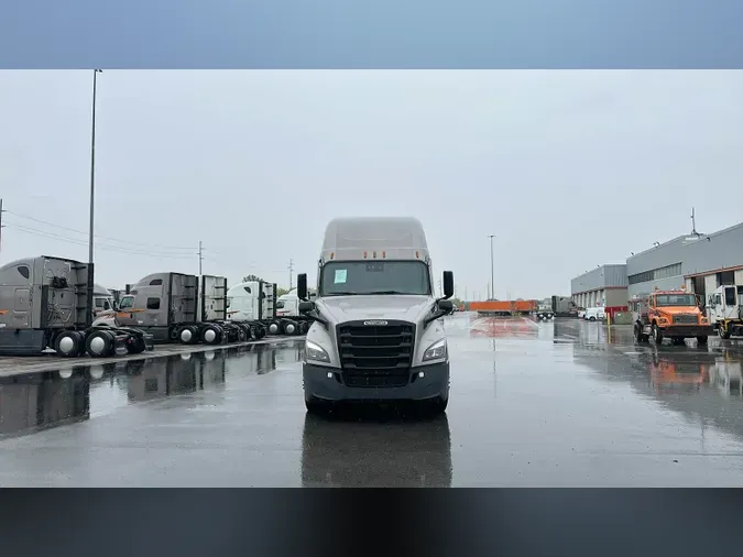 2024 Freightliner Cascadia 126