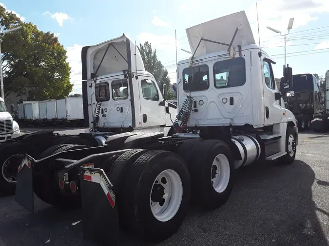 2018 FREIGHTLINER/MERCEDES CASCADIA 125