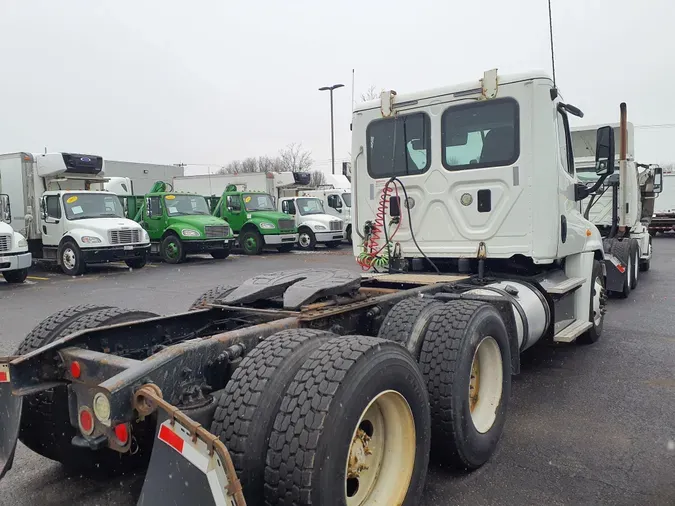 2016 FREIGHTLINER/MERCEDES CASCADIA 125