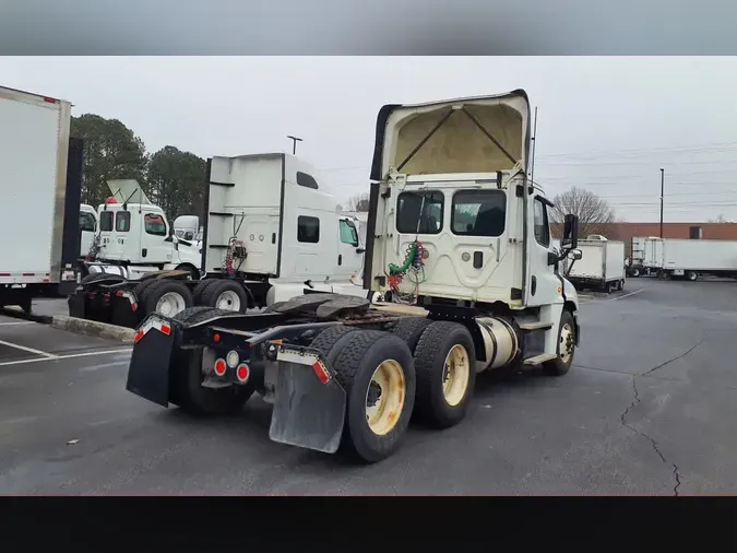 2017 FREIGHTLINER/MERCEDES CASCADIA 125