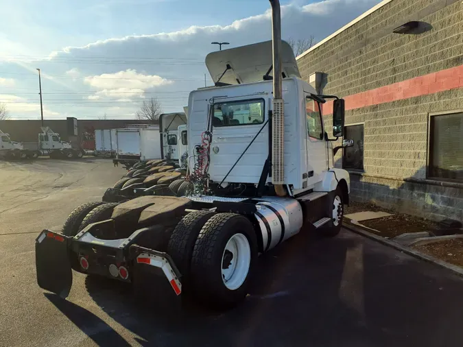 2016 VOLVO VNL42TRACTOR