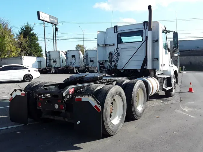 2018 VOLVO VNL64TRACTOR