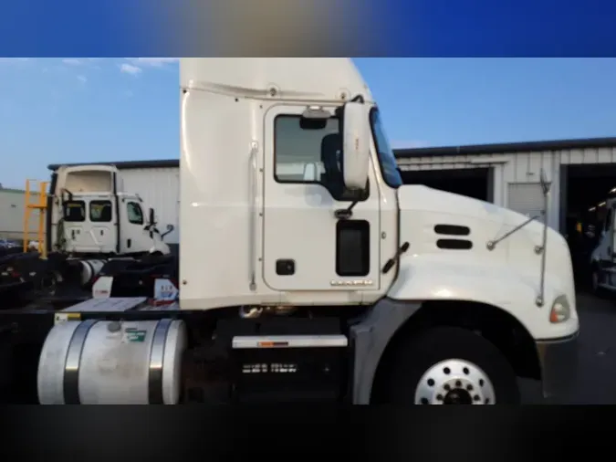 2018 Mack CXU (PINNACLE)75bd2e4faf0c4dd26ebc91ebb6378230