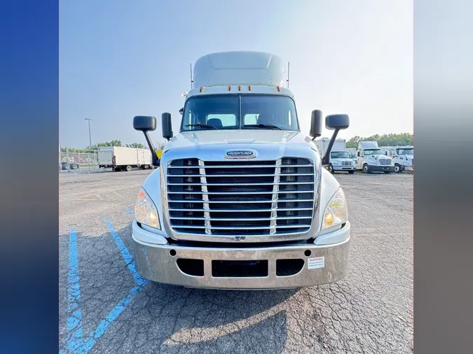 2017 FREIGHTLINER/MERCEDES CASCADIA 125