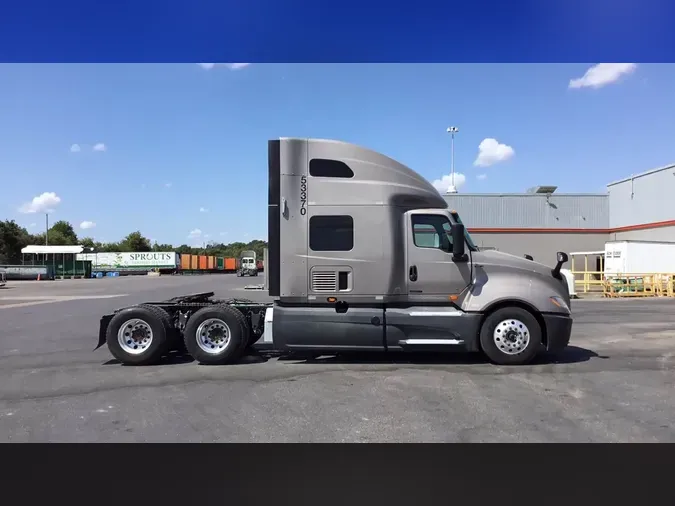2022 International LT