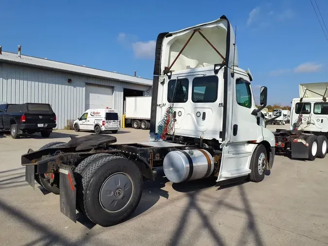 2020 FREIGHTLINER/MERCEDES NEW CASCADIA 11675c219c7eb9d76bbfcf43973541e0a2e