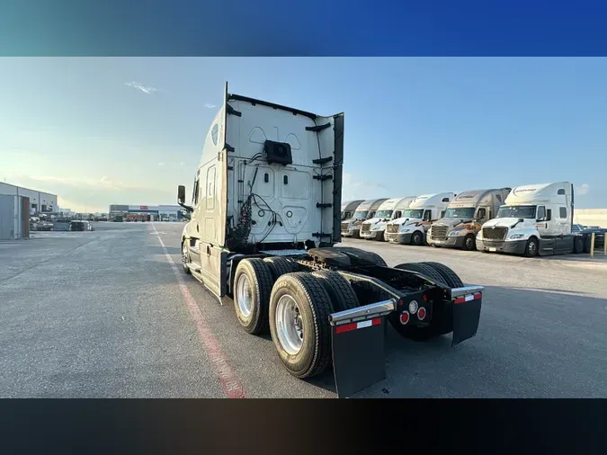 2022 Freightliner Cascadia 126