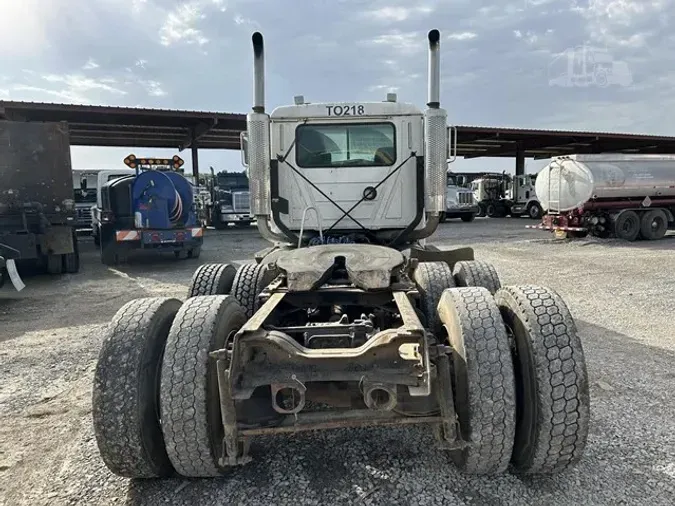 2002 MACK CH613
