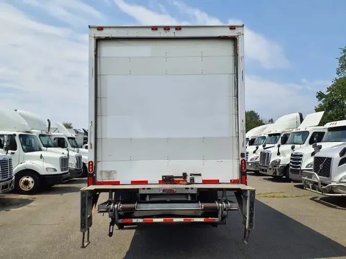 2018 FREIGHTLINER M2 106