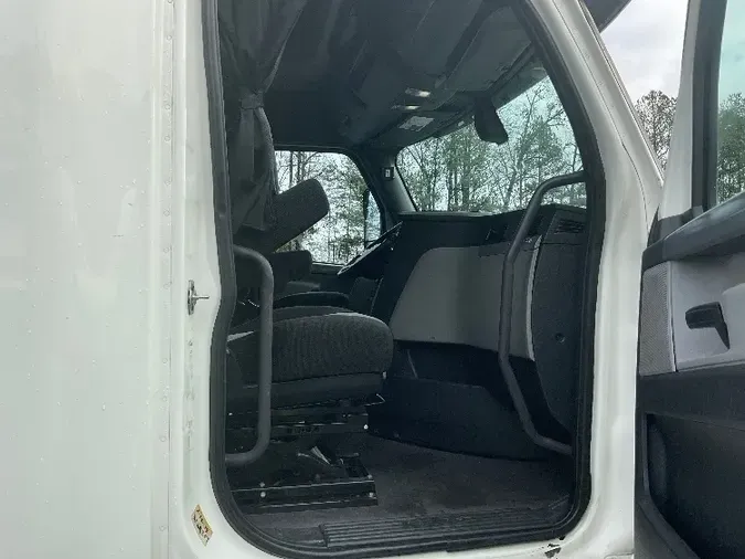 2018 Freightliner T12664ST