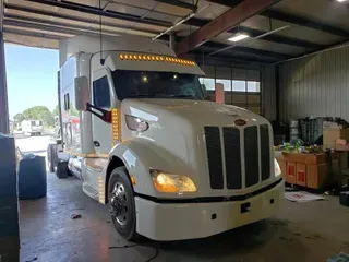 2017 PETERBILT 579