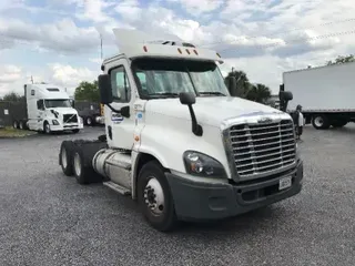 2016 FREIGHTLINER X12564ST