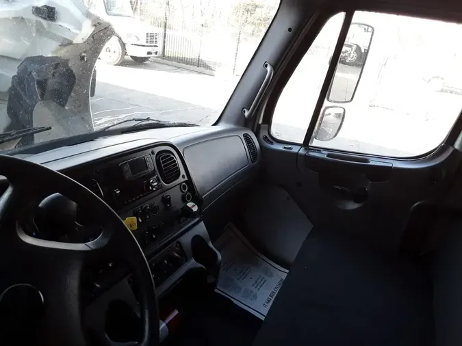 2019 FREIGHTLINER/MERCEDES M2 106