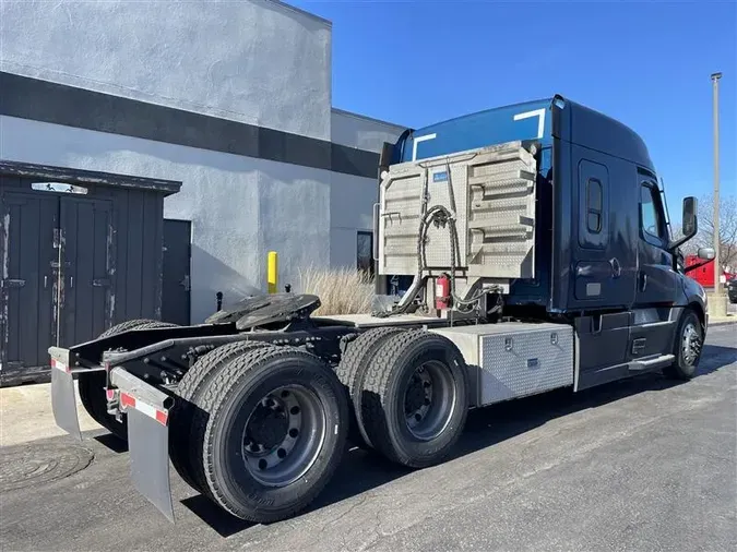 2021 FREIGHTLINER CA126