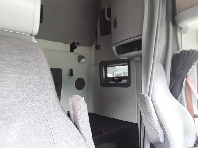 2019 VOLVO VNL64T-760