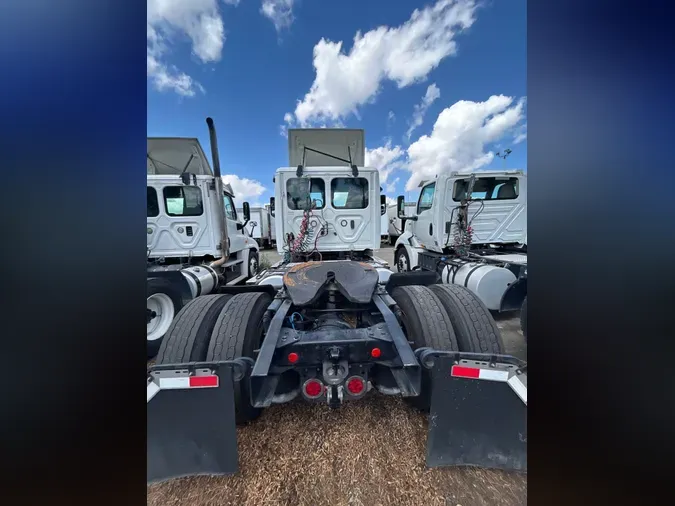 2020 FREIGHTLINER NEW CASCADIA 116