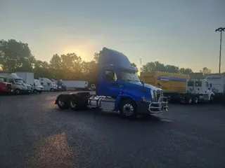 2018 FREIGHTLINER X12564ST