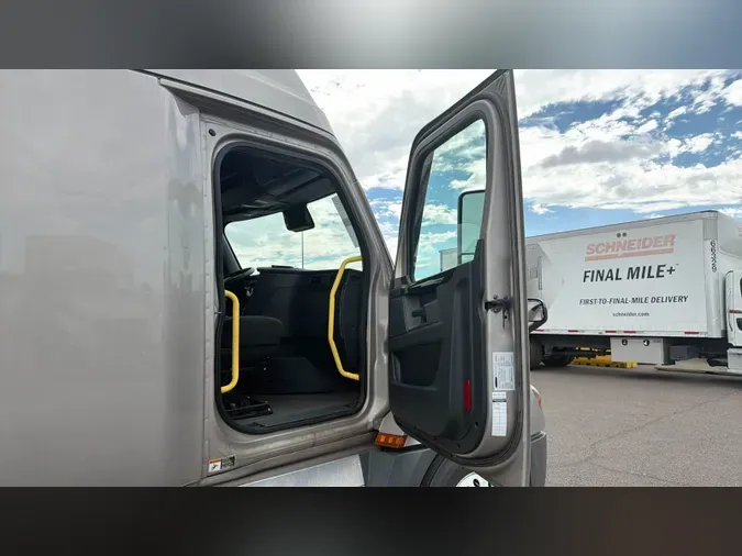 2025 Freightliner Cascadia 12675d2d5062b756d2f1f1ceec5980c2866