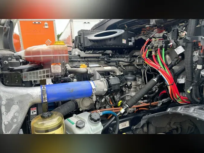 2020 Freightliner Cascadia 126