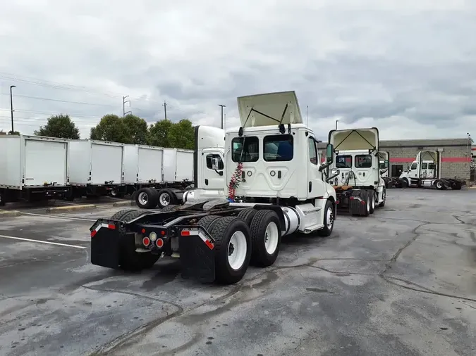 2019 FREIGHTLINER NEW CASCADIA PX12664