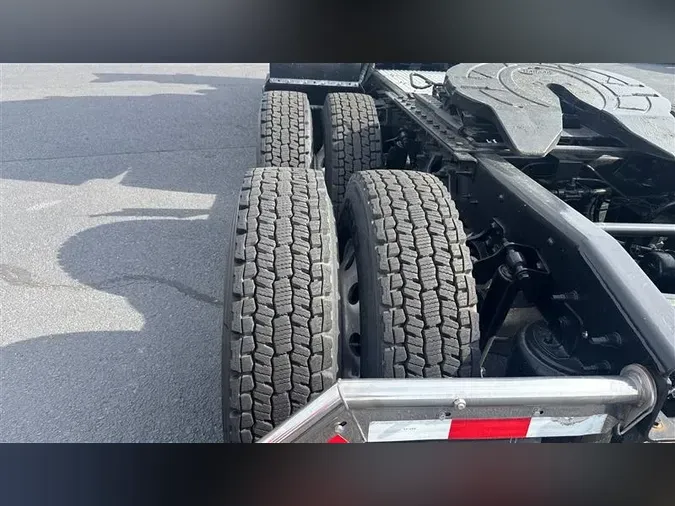 2021 INTERNATIONAL LT