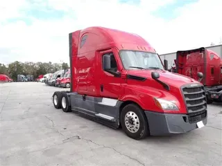 2020 FREIGHTLINER CA126