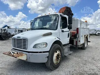 2009 FREIGHTLINER BUSINESS CLASS M2 106