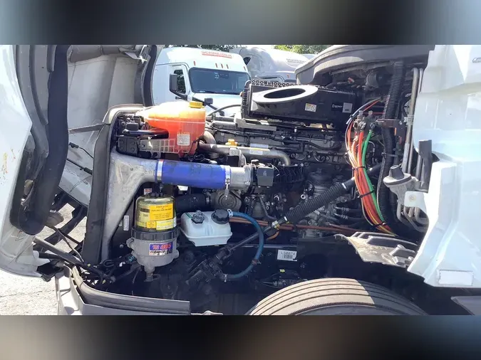 2020 Freightliner Cascadia 126