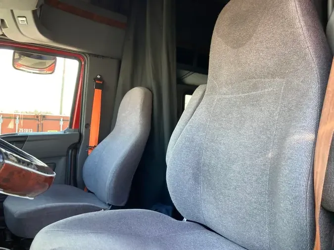 2020 NAVISTAR INTERNATIONAL LT625 SLPR CAB