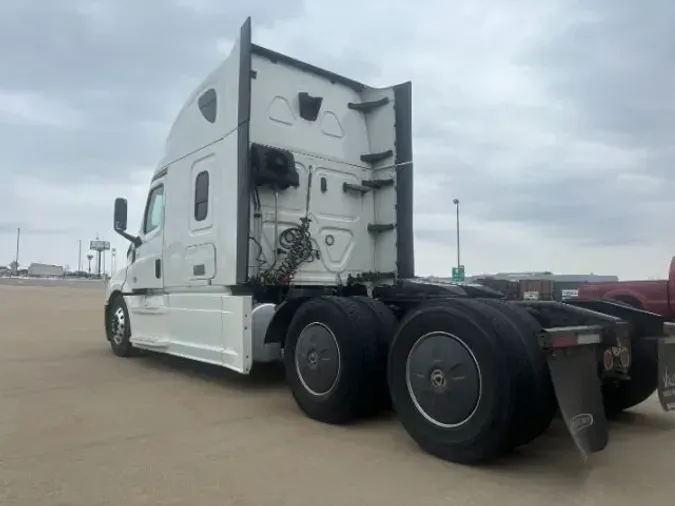 2020 Freightliner Cascadia 126