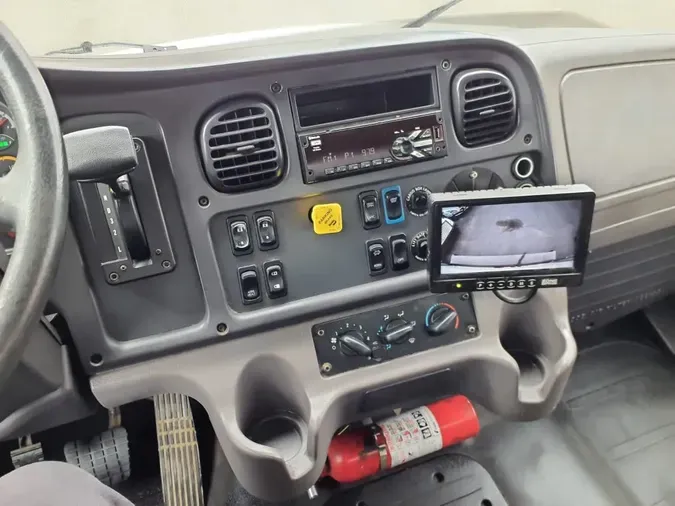 2019 FREIGHTLINER/MERCEDES M2 106