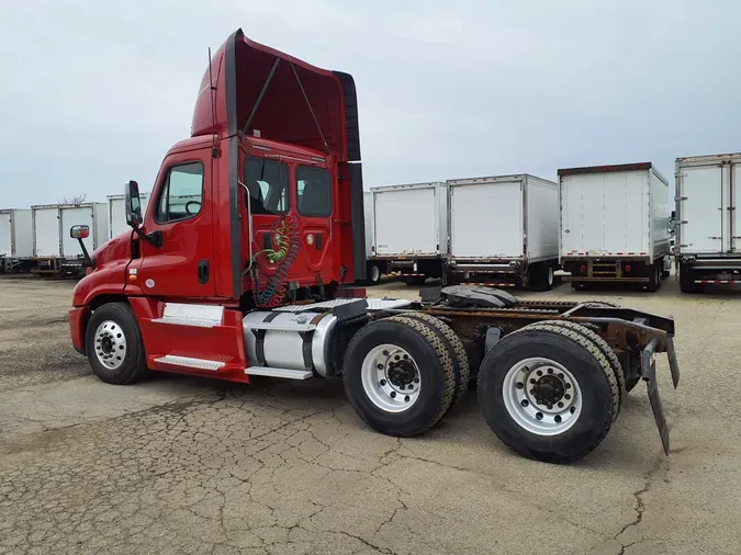 2014 FREIGHTLINER/MERCEDES CASCADIA 125