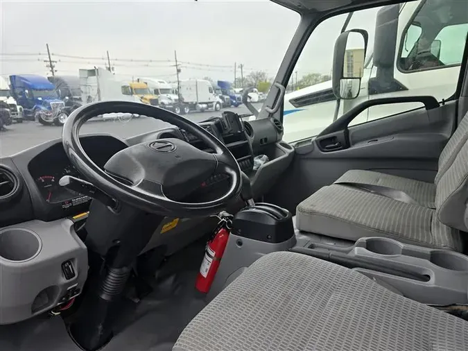 2019 HINO 195