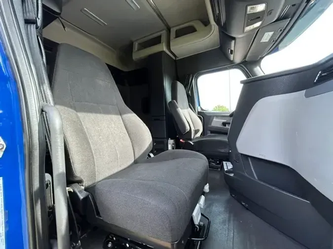 2020 FREIGHTLINER CA126