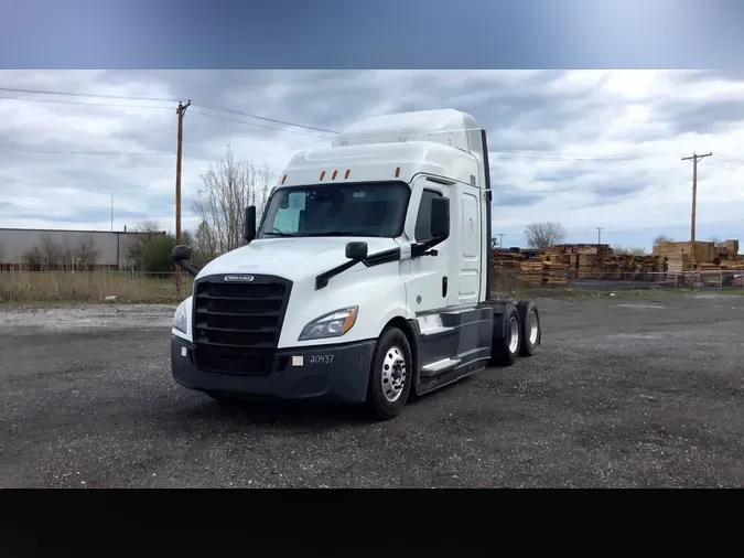 2021 Freightliner Cascadia 126