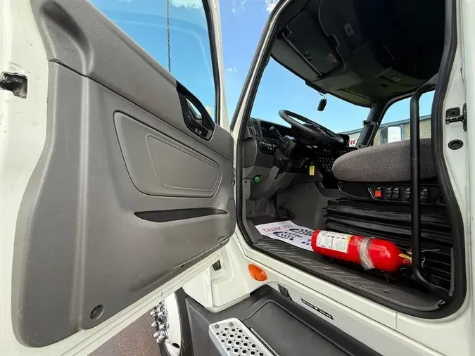 2022 INTERNATIONAL LT625