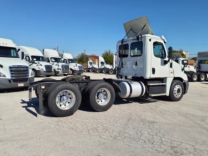 2018 FREIGHTLINER/MERCEDES CASCADIA 125