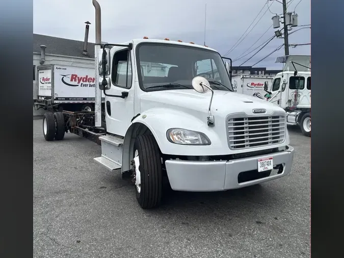 2017 FREIGHTLINER M2 106