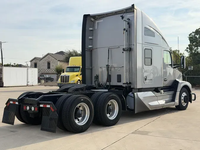 2023 Kenworth T680