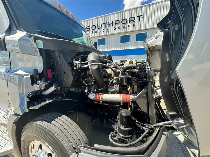 2023 Freightliner Cascadia 126