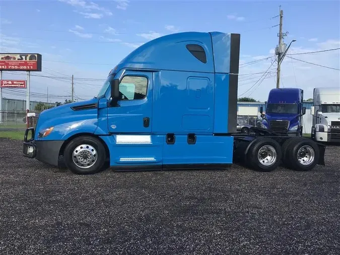 2021 FREIGHTLINER CA126