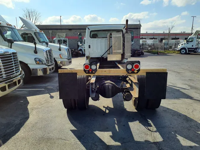 2015 FREIGHTLINER/MERCEDES M2 106