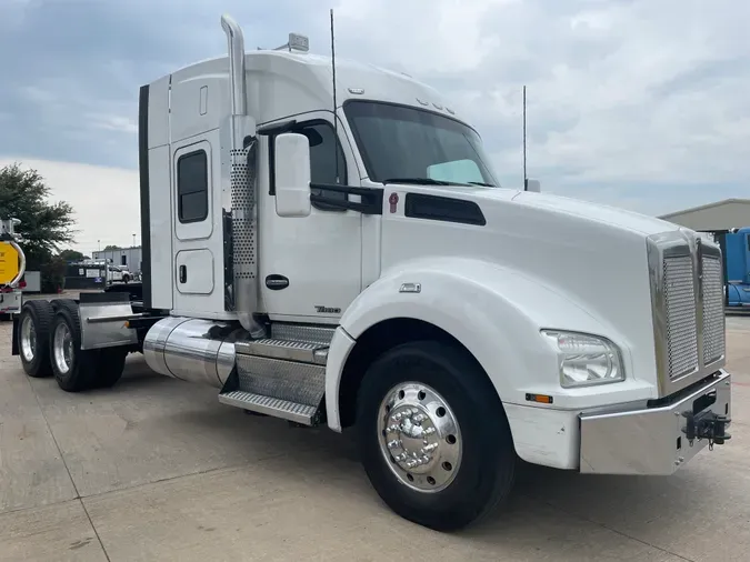 2020 KENWORTH T880