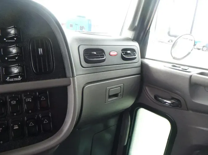 2020 Peterbilt 389