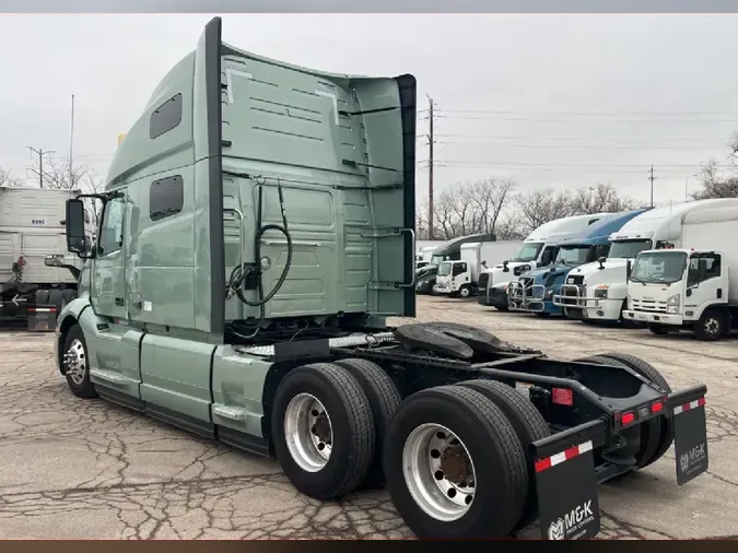 2025 VOLVO VNL64T760