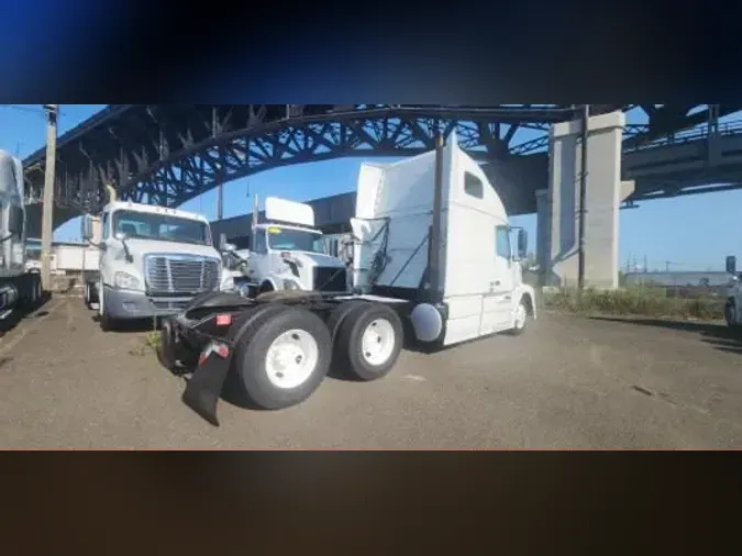 2015 VOLVO VNL64TRACTOR