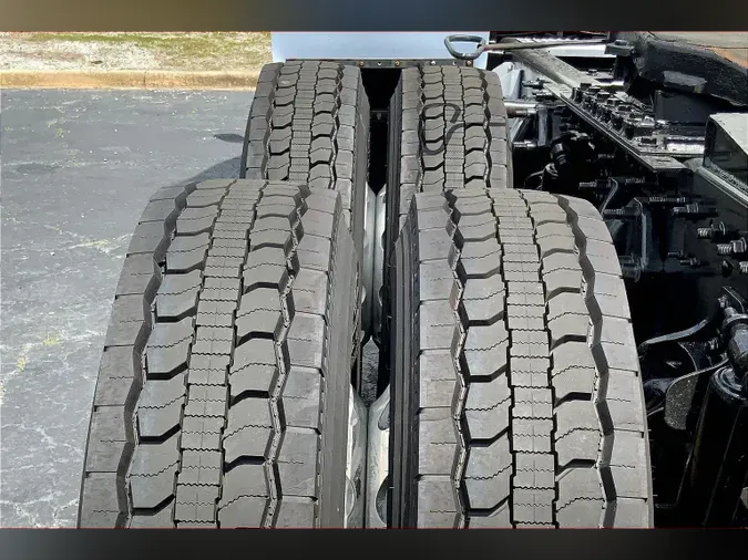 2022 INT LT625 6x4
