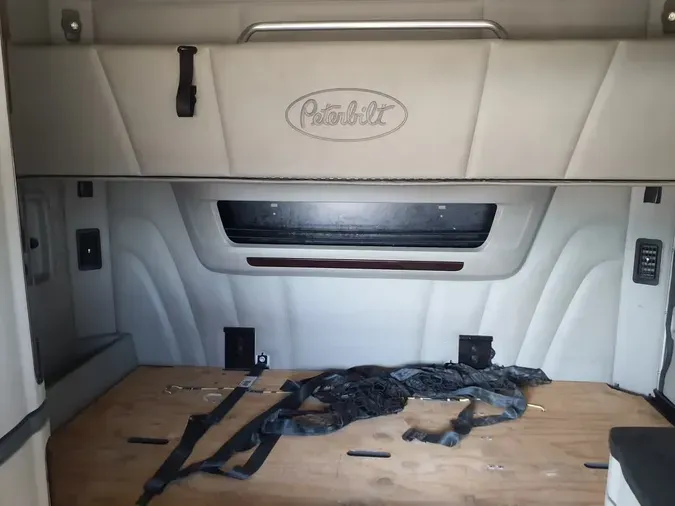 2021 PETERBILT 579