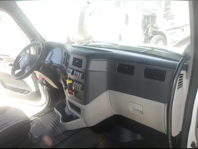 2023 PETERBILT 579